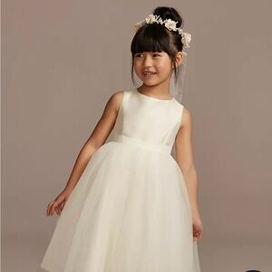 David’s Bridal Flower Girl Dress with Tulle and Ribbon Waist in Ivory (4T)